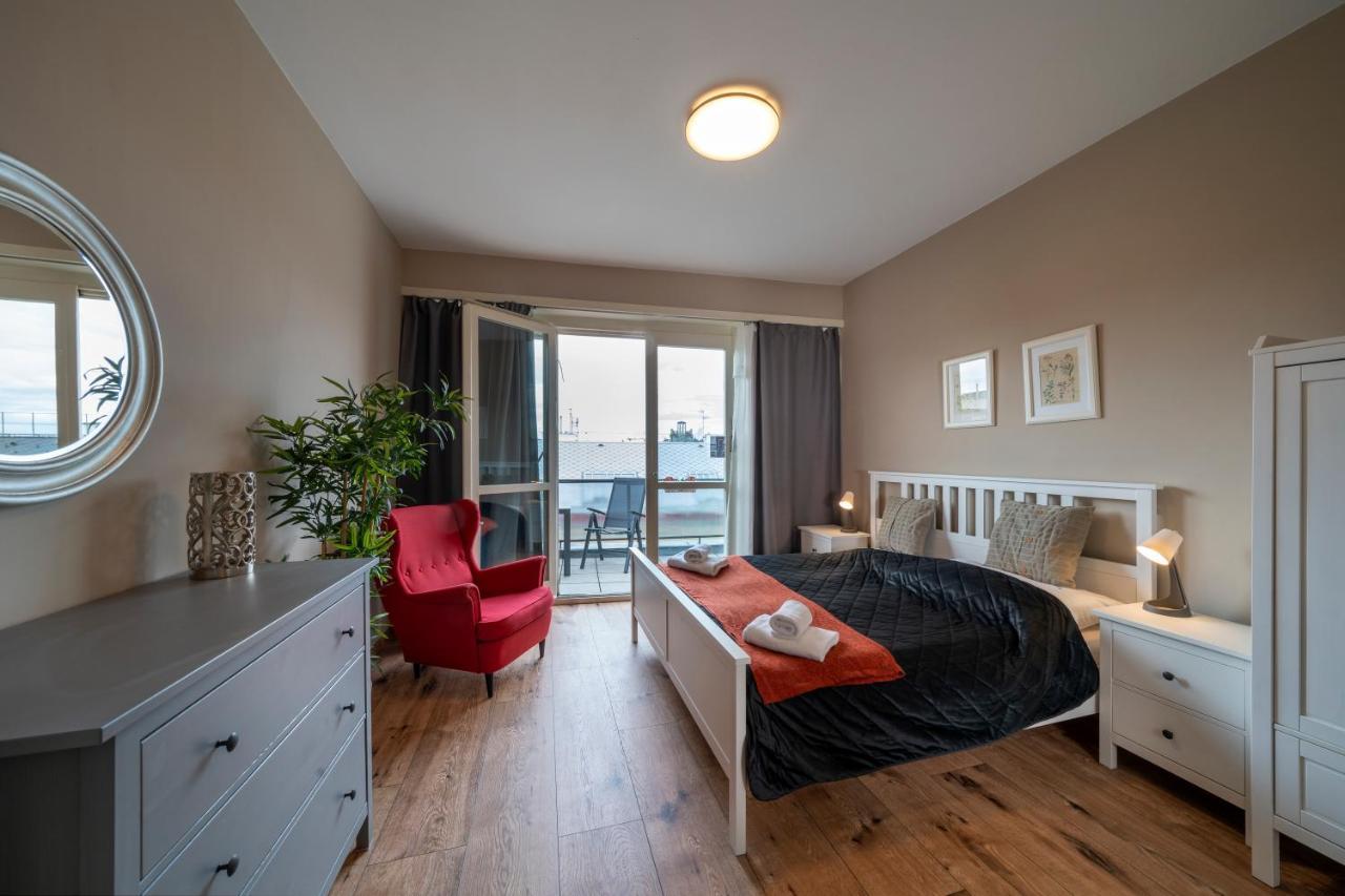 New Town - Apple Apartments Prag Exterior foto