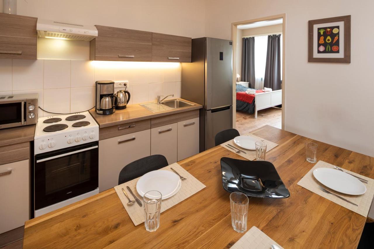 New Town - Apple Apartments Prag Exterior foto