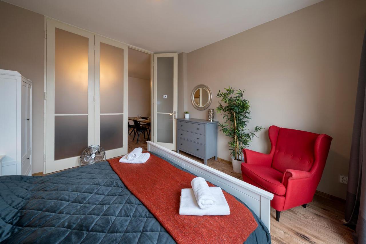 New Town - Apple Apartments Prag Exterior foto