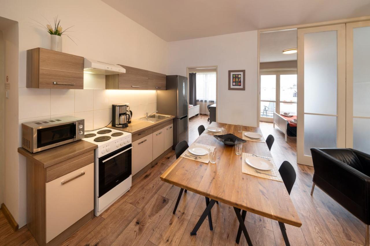 New Town - Apple Apartments Prag Exterior foto