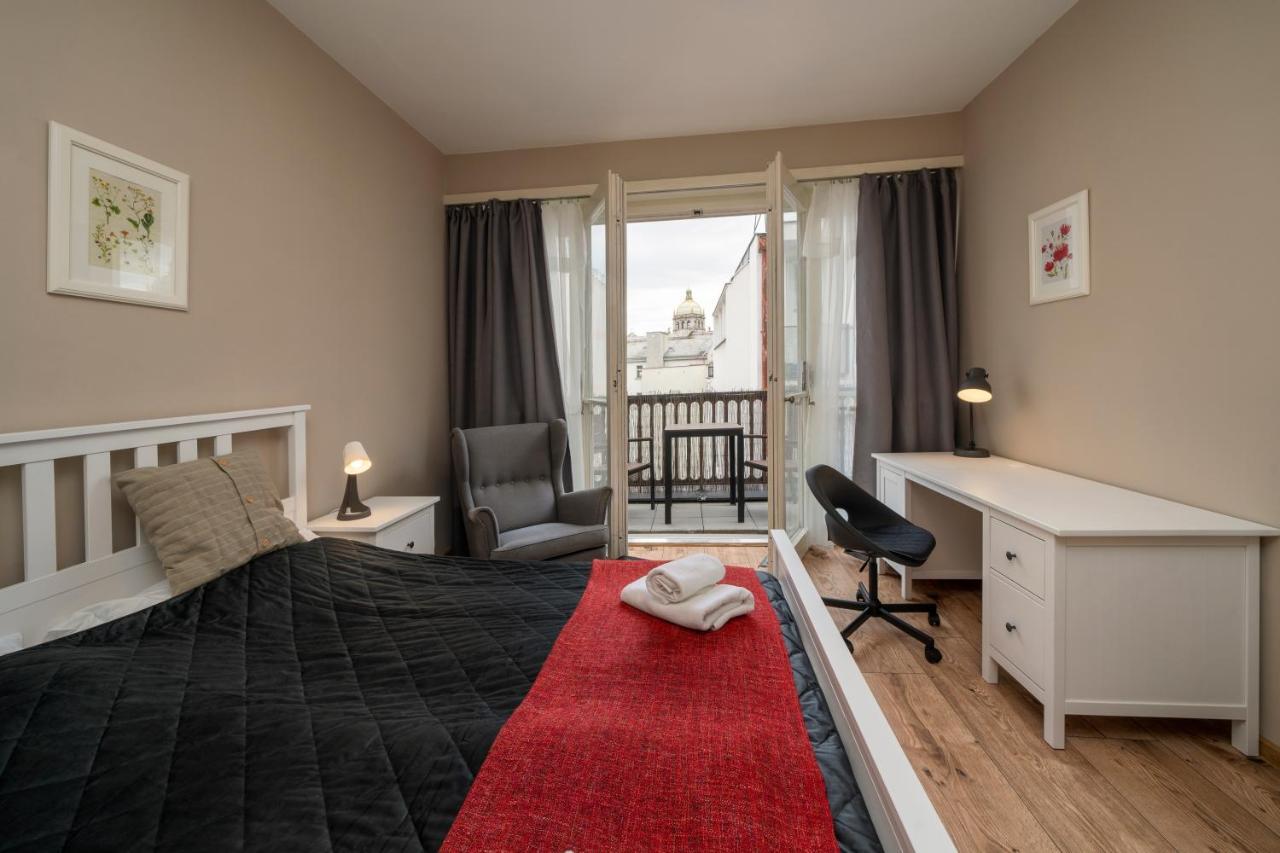 New Town - Apple Apartments Prag Exterior foto