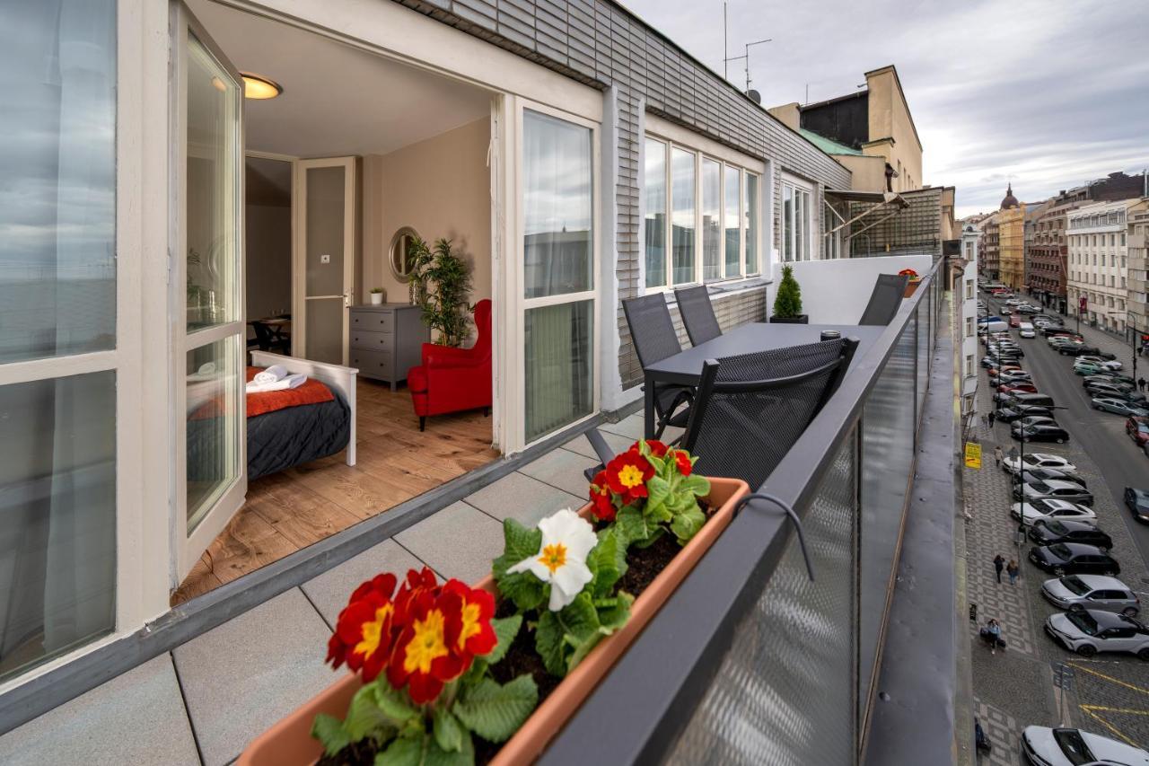 New Town - Apple Apartments Prag Exterior foto